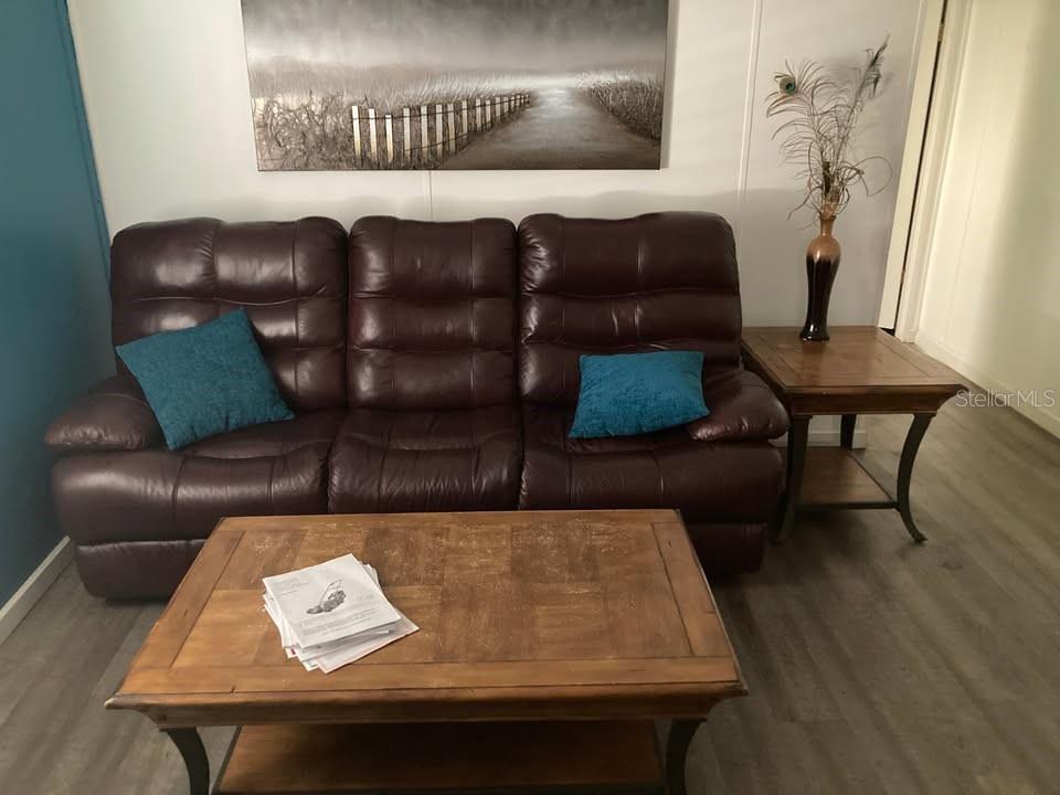 THE LAKES AT COUNTRY WOOD - Residential Lease