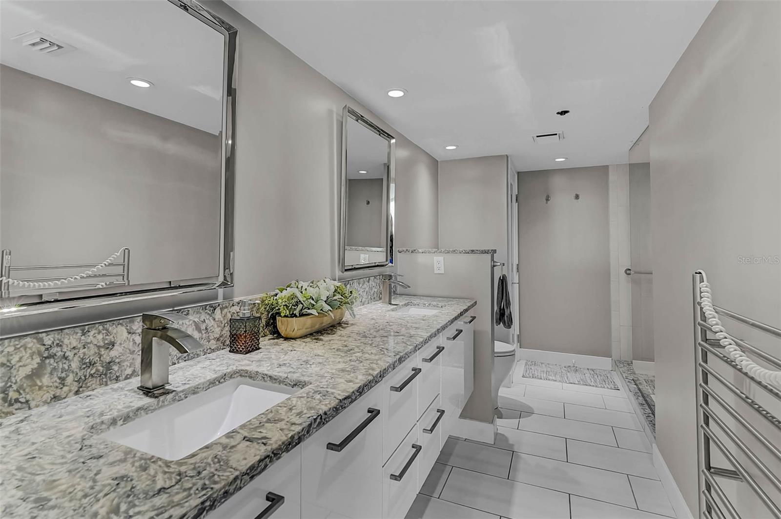 CONDO ON THE BAY TOWER II - Residential