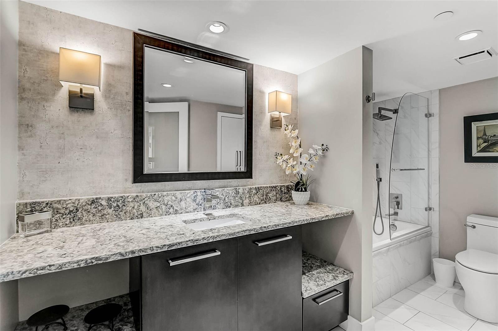 CONDO ON THE BAY TOWER II - Residential