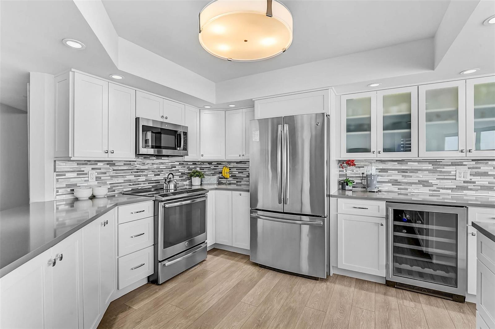 CONDO ON THE BAY TOWER II - Residential