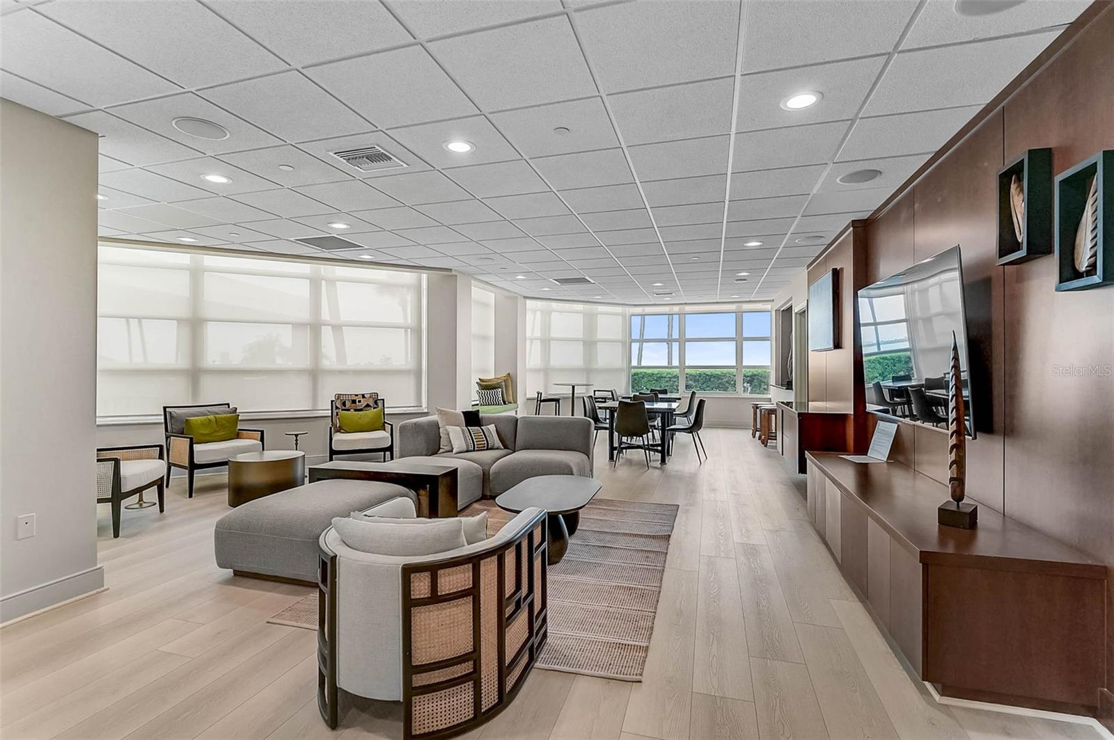 CONDO ON THE BAY TOWER II - Residential