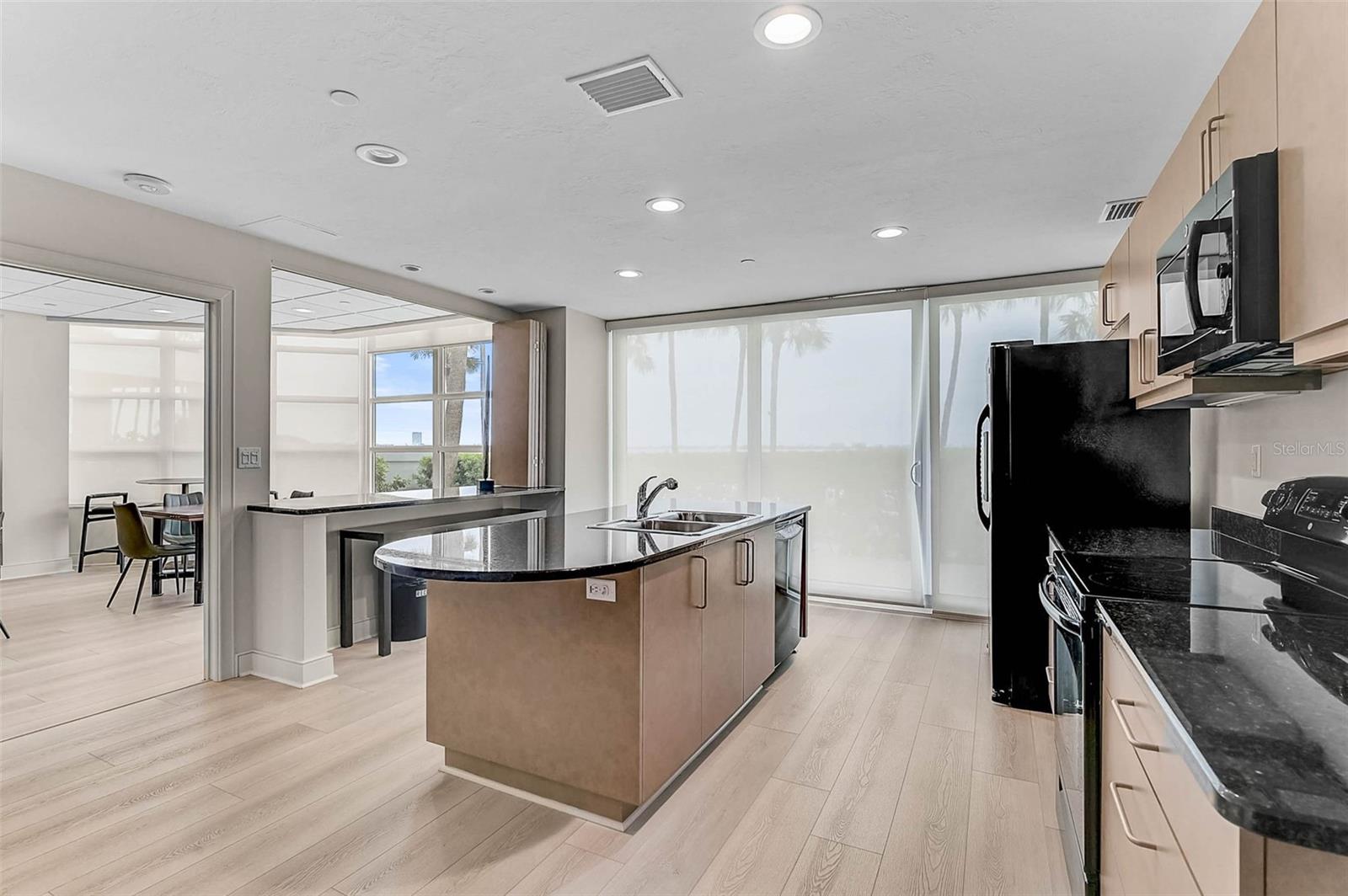 CONDO ON THE BAY TOWER II - Residential