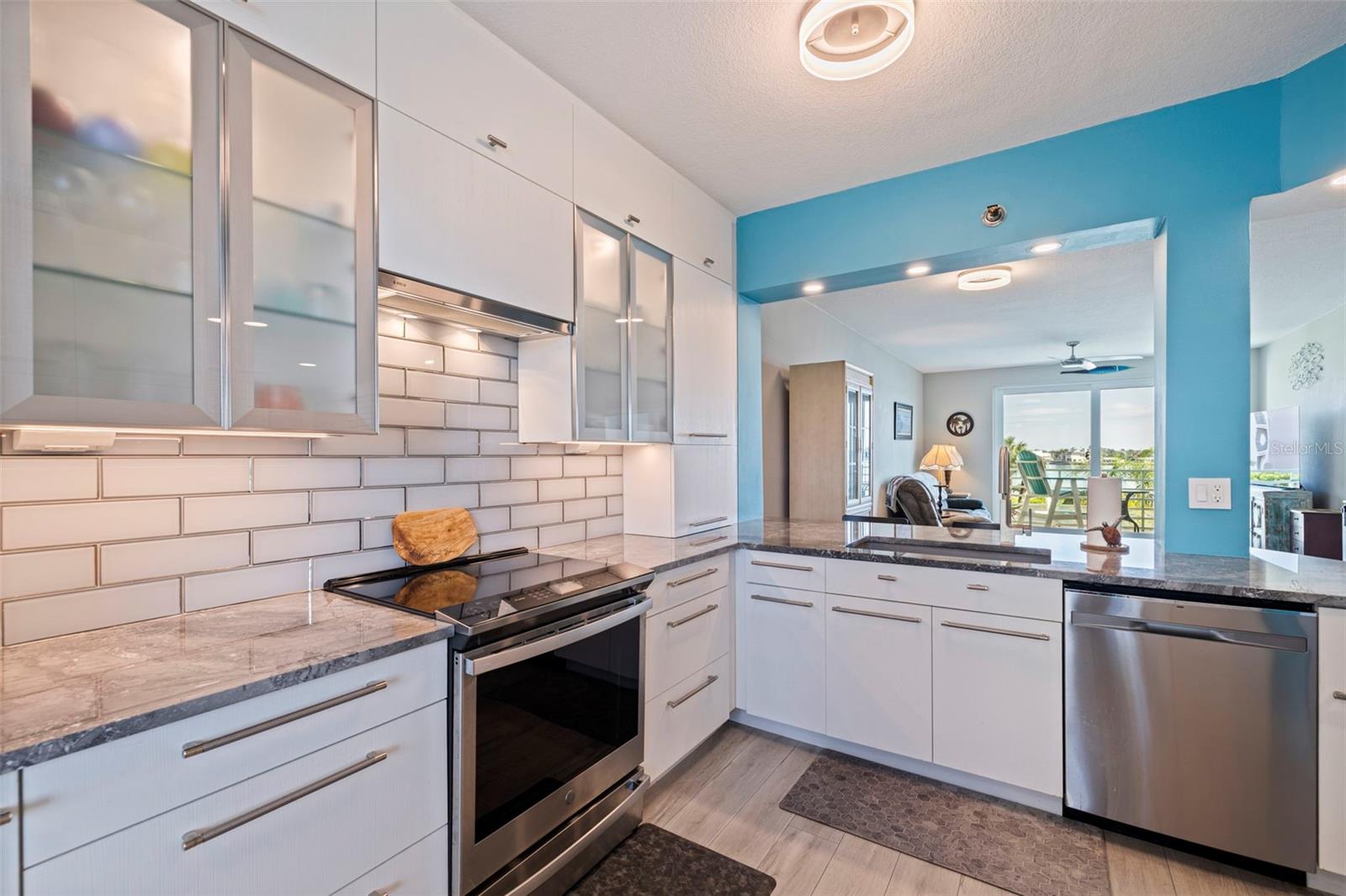 HARBOURSIDE CONDO - Residential