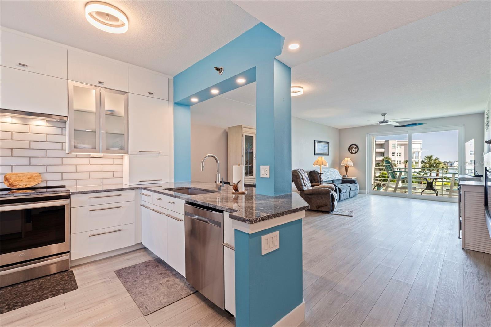 HARBOURSIDE CONDO - Residential