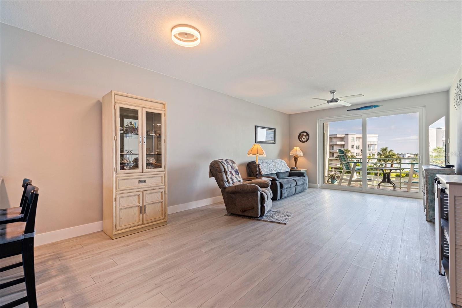 HARBOURSIDE CONDO - Residential