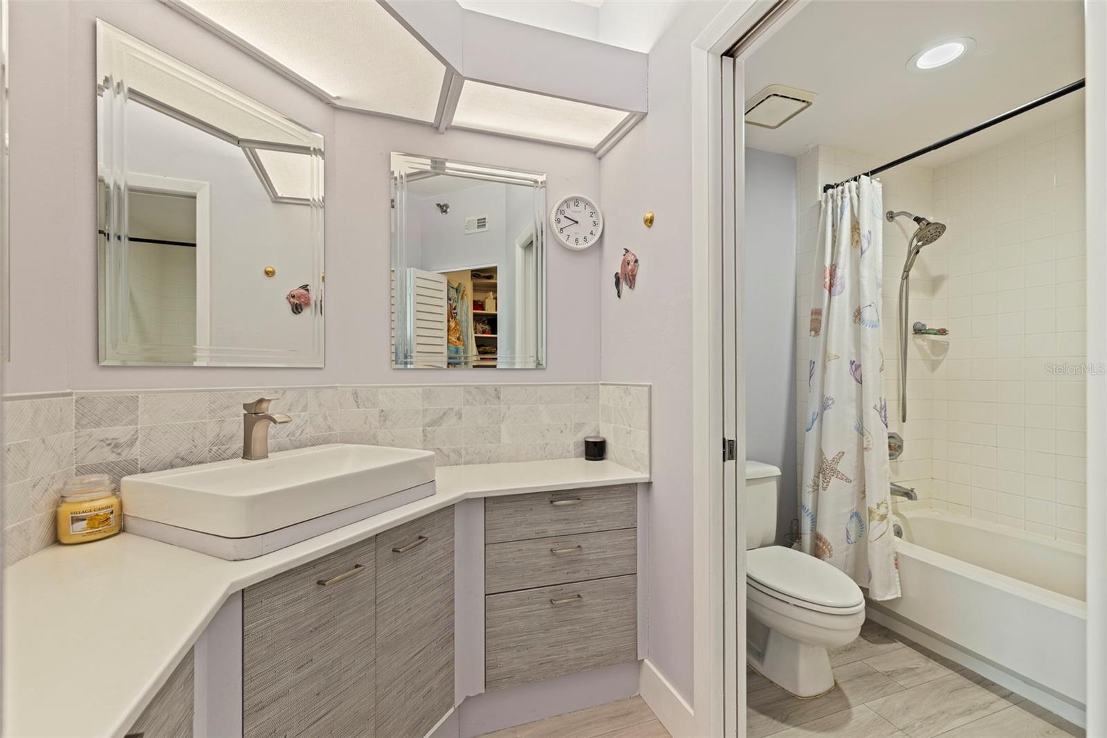 HARBOURSIDE CONDO - Residential