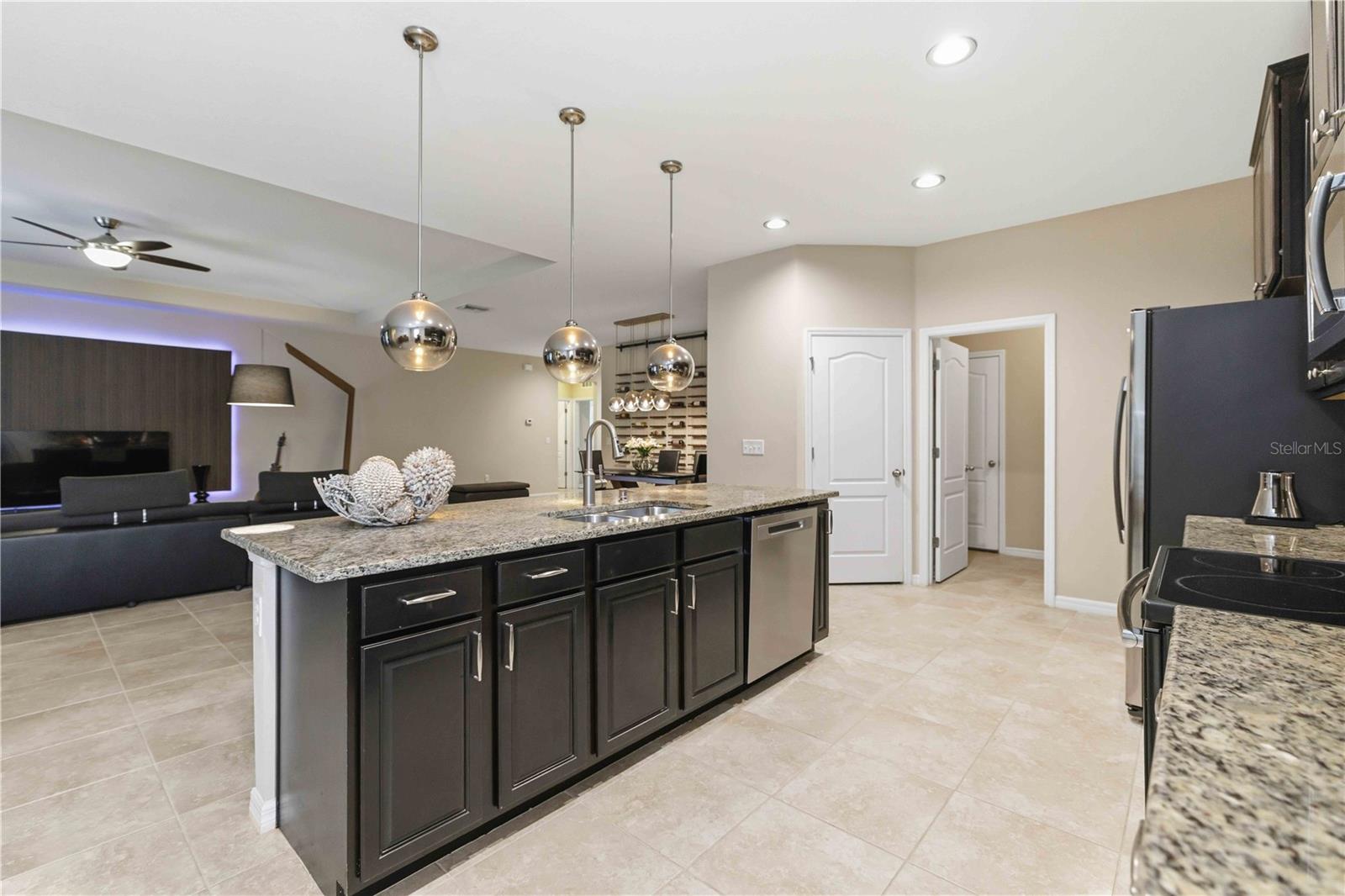 DEL TIERRA PH I - Residential