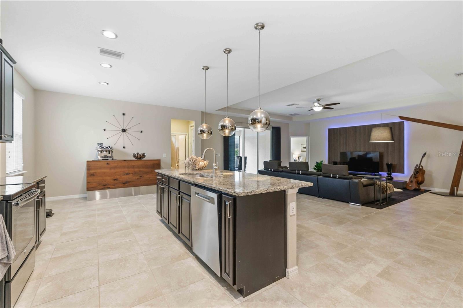 DEL TIERRA PH I - Residential