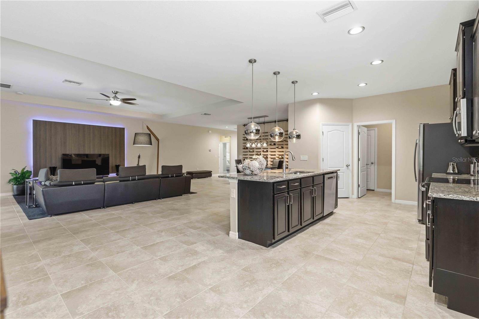 DEL TIERRA PH I - Residential