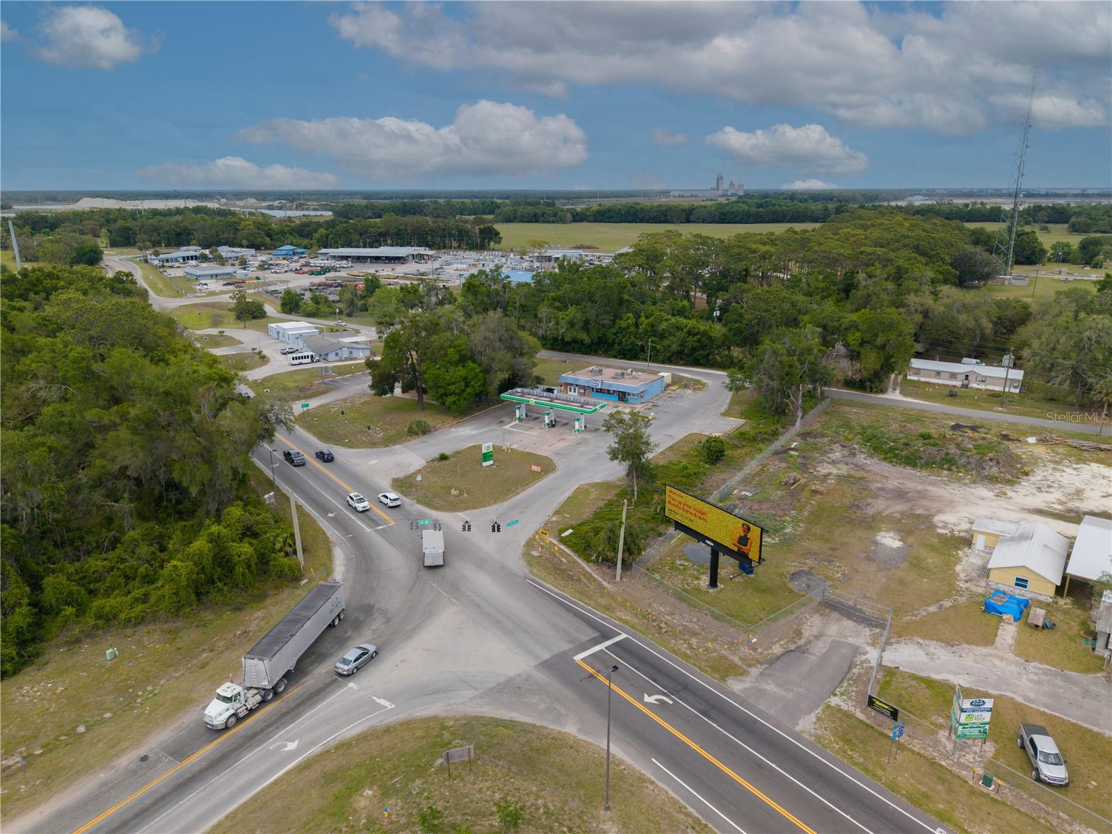 487 S US 301