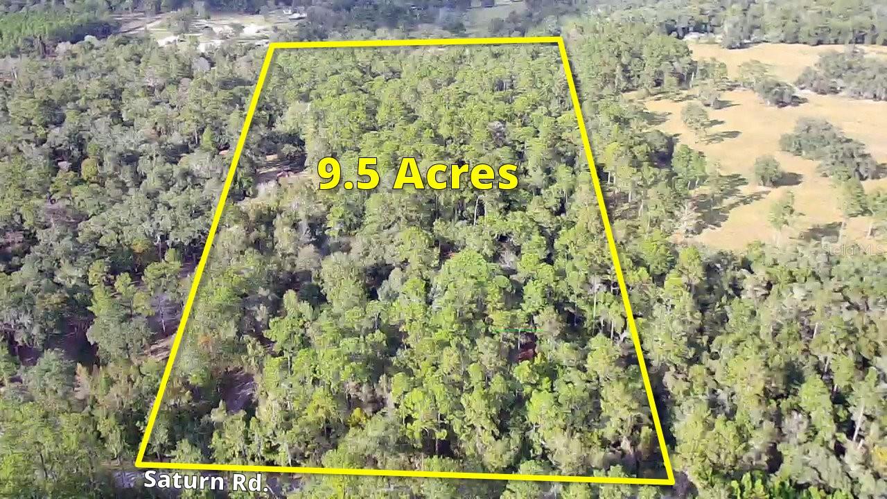 E330 FT OF NW1/4 OF SE1/4 LYING N OF ROAD - Residential