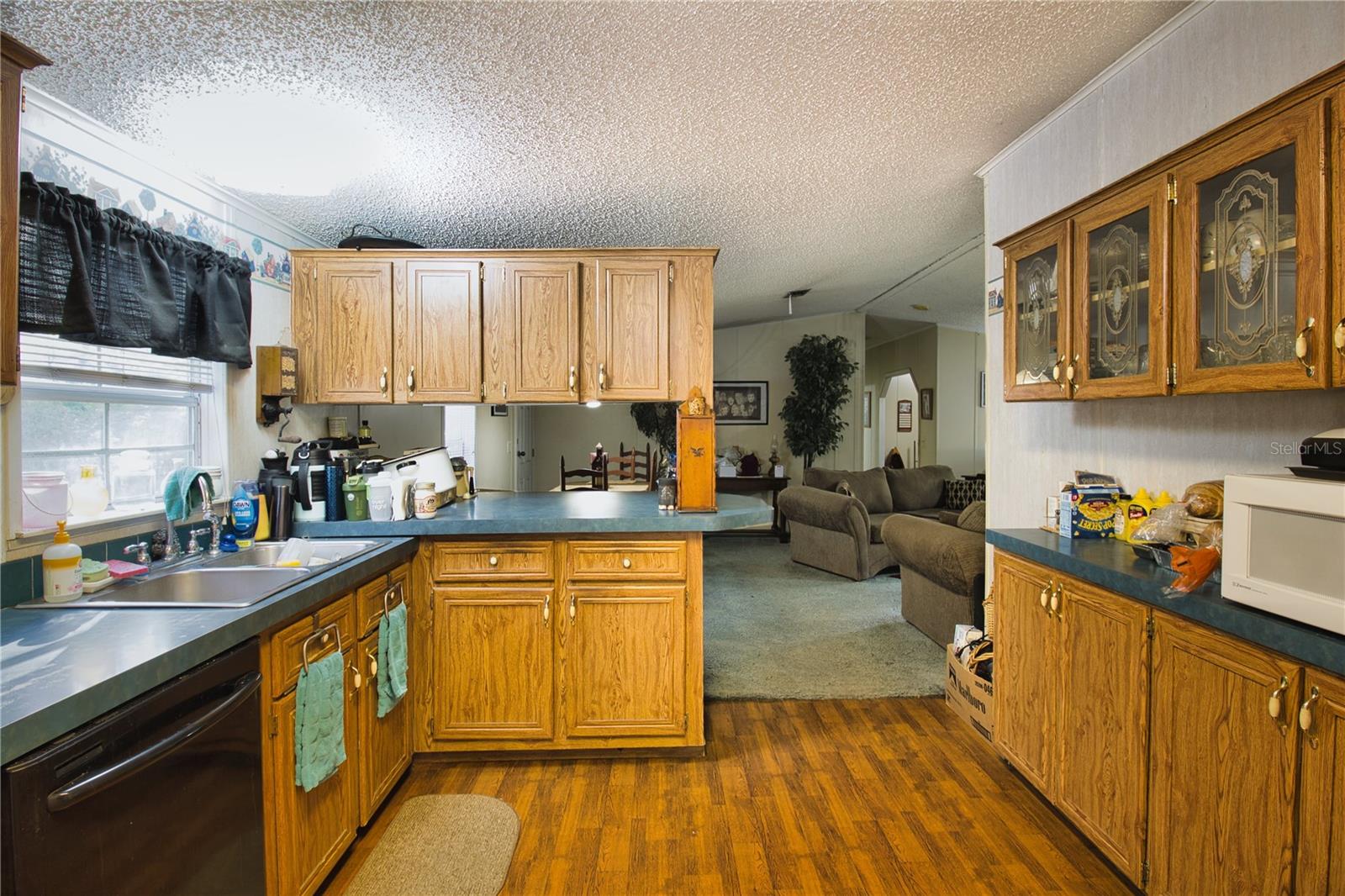 E330 FT OF NW1/4 OF SE1/4 LYING N OF ROAD - Residential