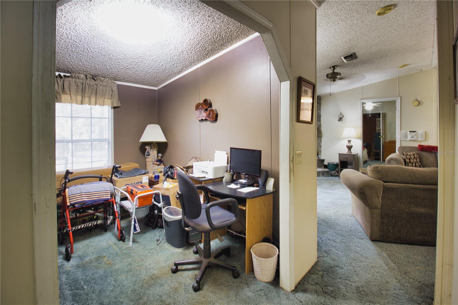 E330 FT OF NW1/4 OF SE1/4 LYING N OF ROAD - Residential