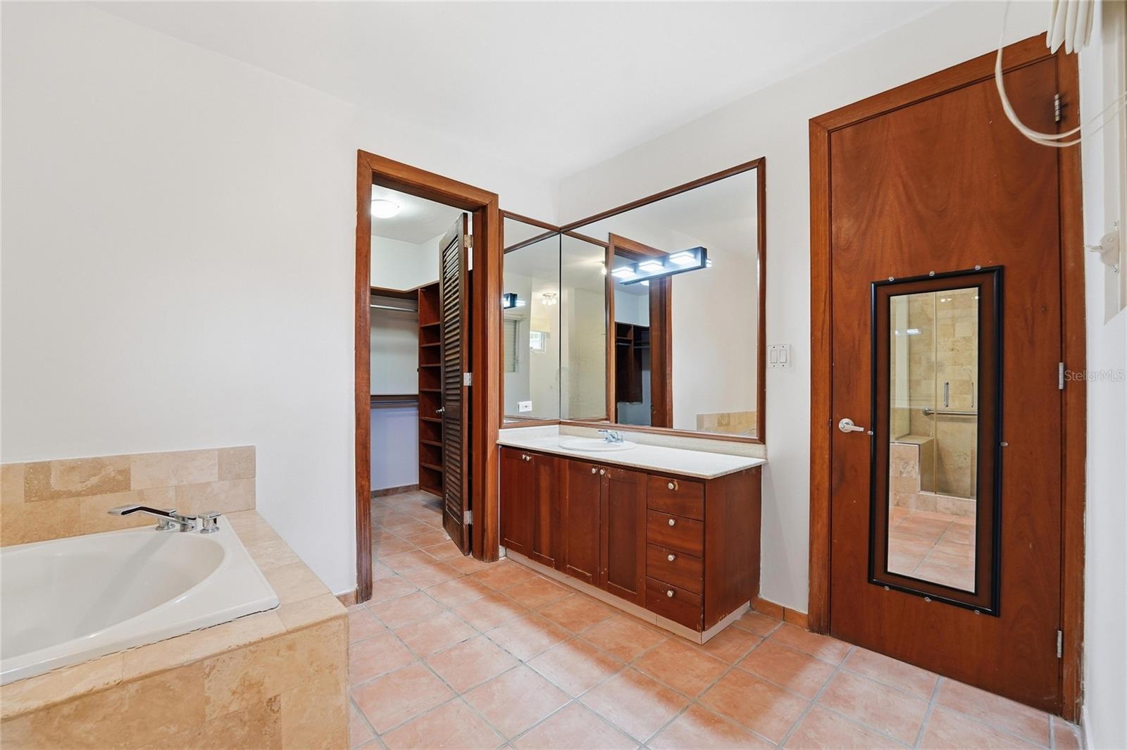 DORADO BEACH EAST - Residential