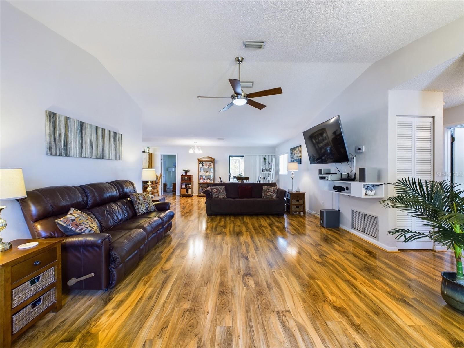 DEERWOOD REP BLK 20 PINE LAKES GOLF COURSE - Residential