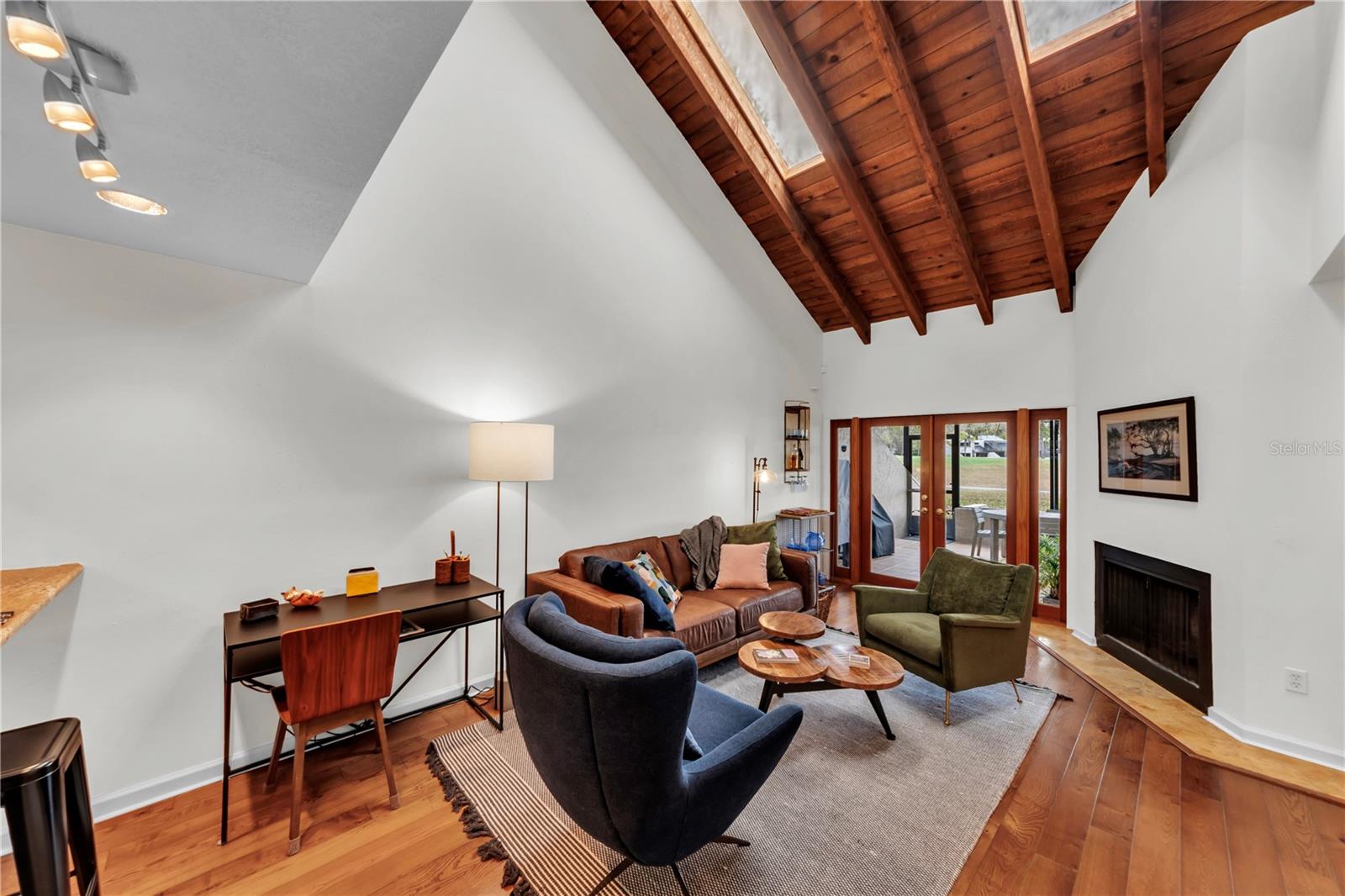 CARROLLWOOD VILLAGE ROLLING GR - Residential