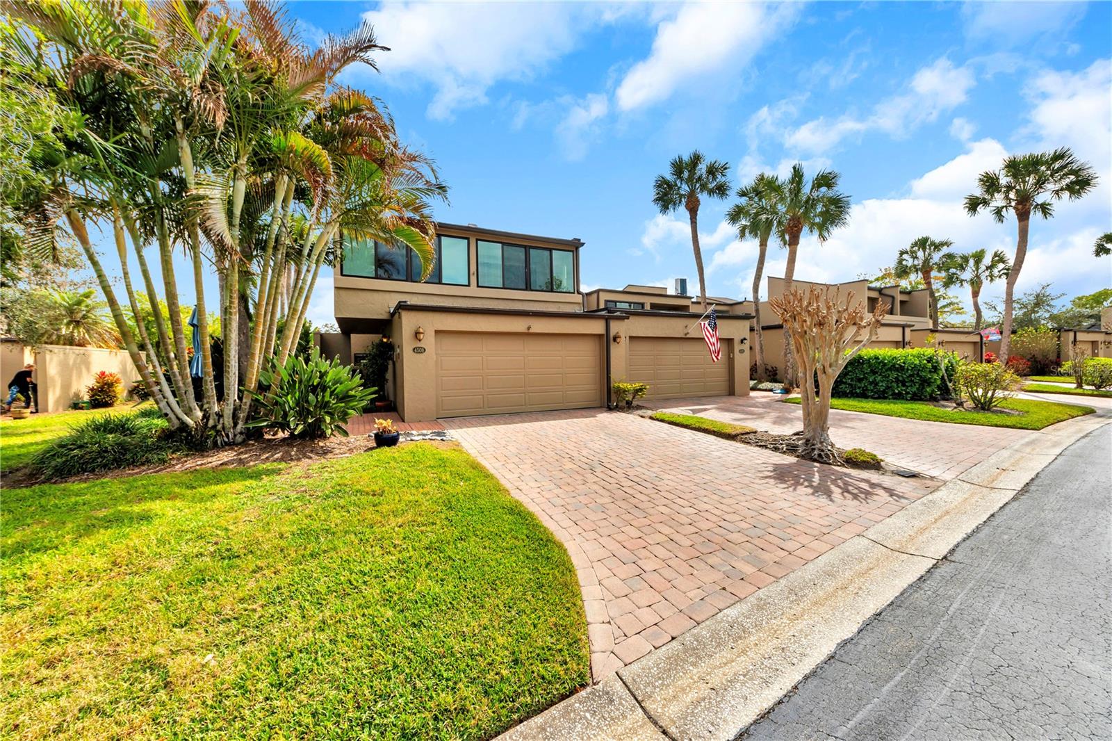 CARROLLWOOD VILLAGE ROLLING GR - Residential