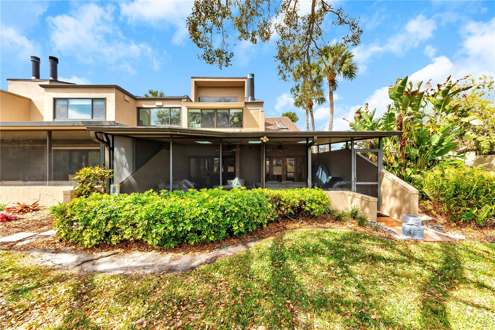 CARROLLWOOD VILLAGE ROLLING GR - Residential