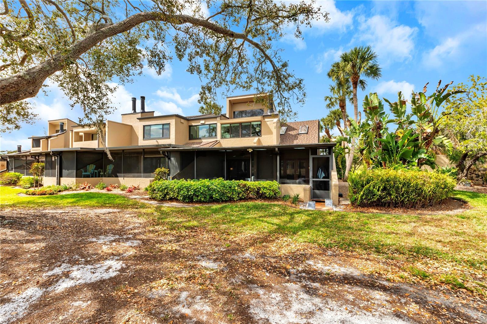 CARROLLWOOD VILLAGE ROLLING GR - Residential