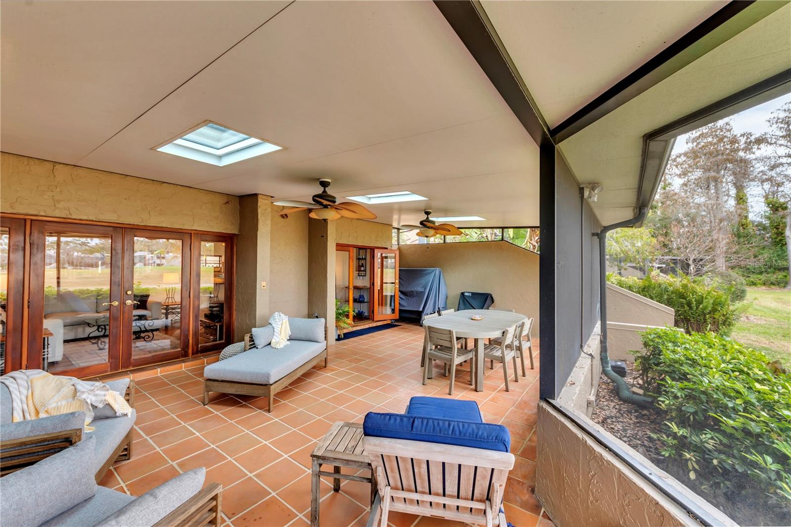 CARROLLWOOD VILLAGE ROLLING GR - Residential