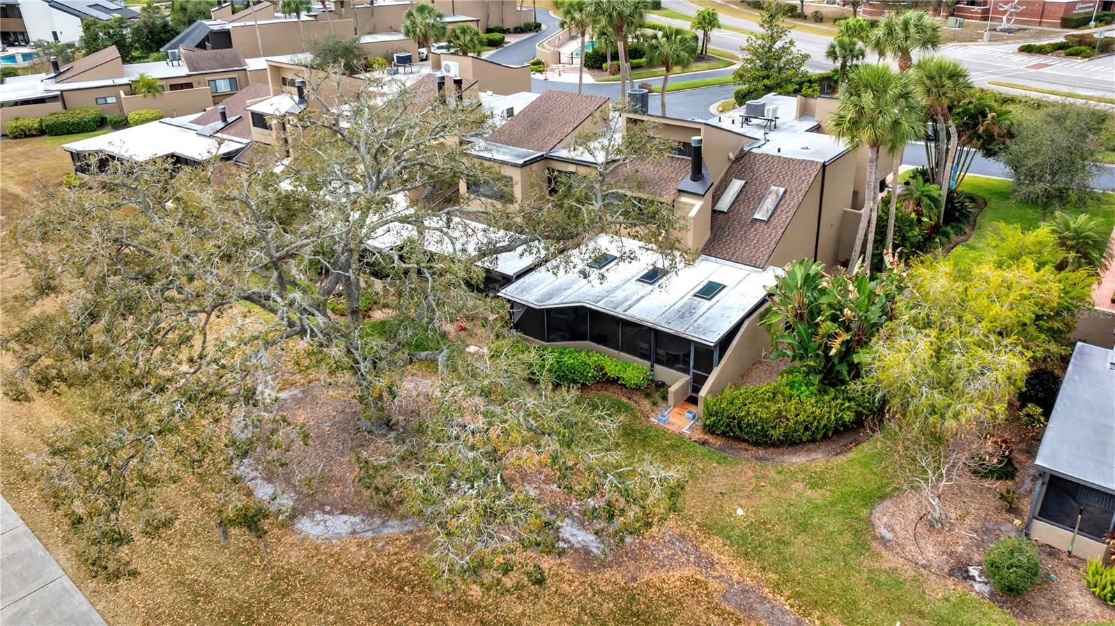 CARROLLWOOD VILLAGE ROLLING GR - Residential