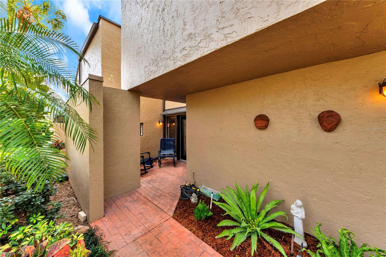 CARROLLWOOD VILLAGE ROLLING GR - Residential