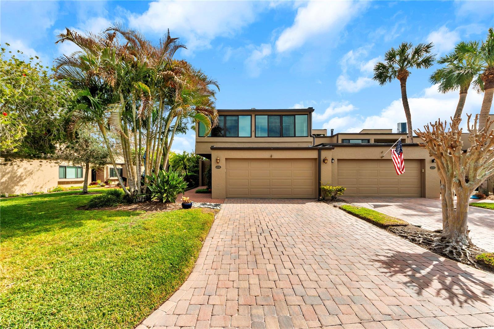 CARROLLWOOD VILLAGE ROLLING GR - Residential