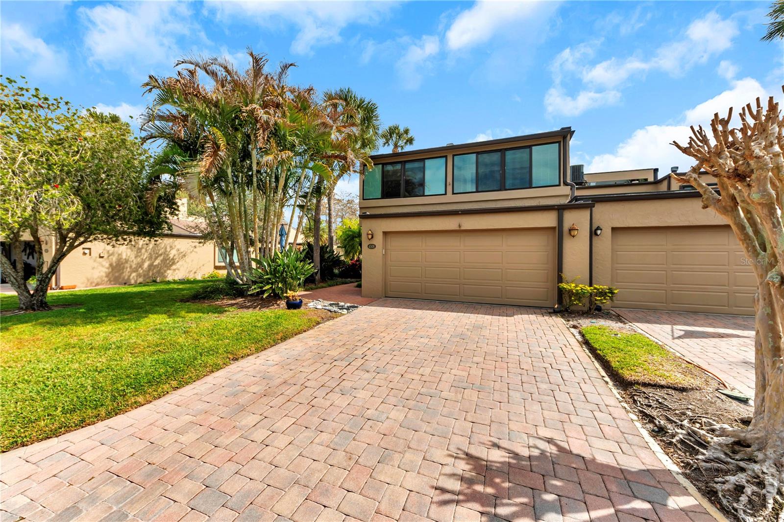 CARROLLWOOD VILLAGE ROLLING GR - Residential