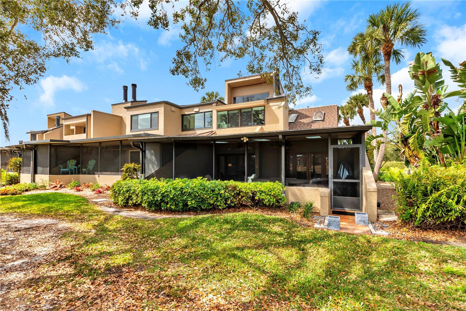 CARROLLWOOD VILLAGE ROLLING GR - Residential