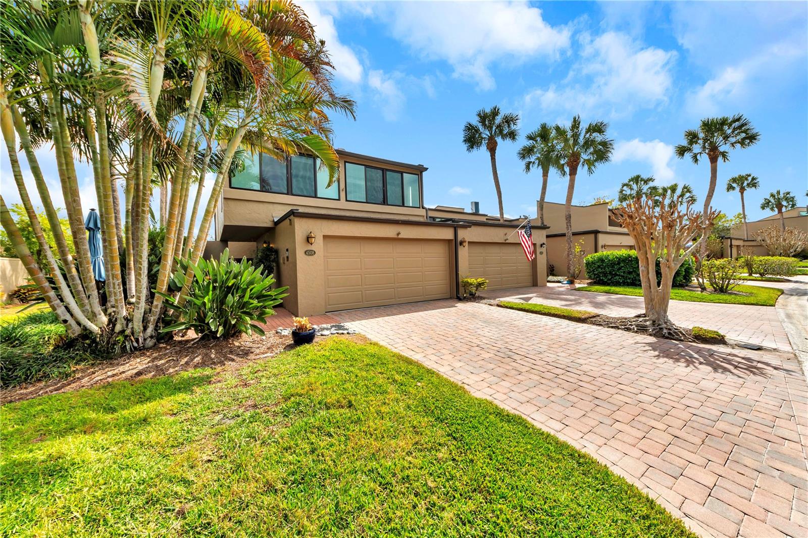 CARROLLWOOD VILLAGE ROLLING GR - Residential