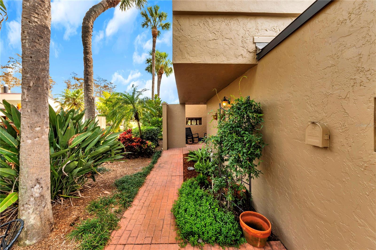 CARROLLWOOD VILLAGE ROLLING GR - Residential