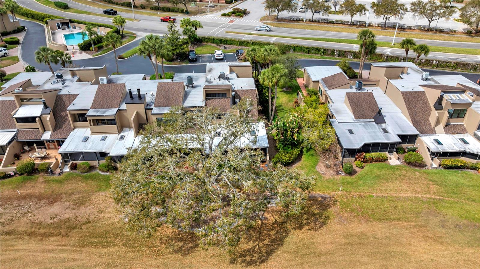 CARROLLWOOD VILLAGE ROLLING GR - Residential