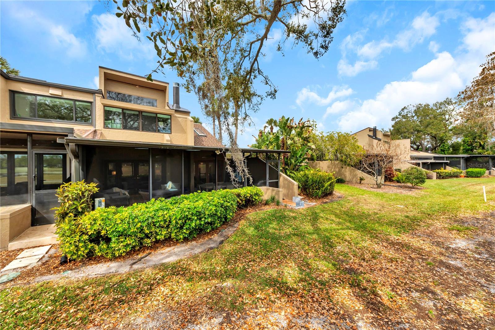 CARROLLWOOD VILLAGE ROLLING GR - Residential