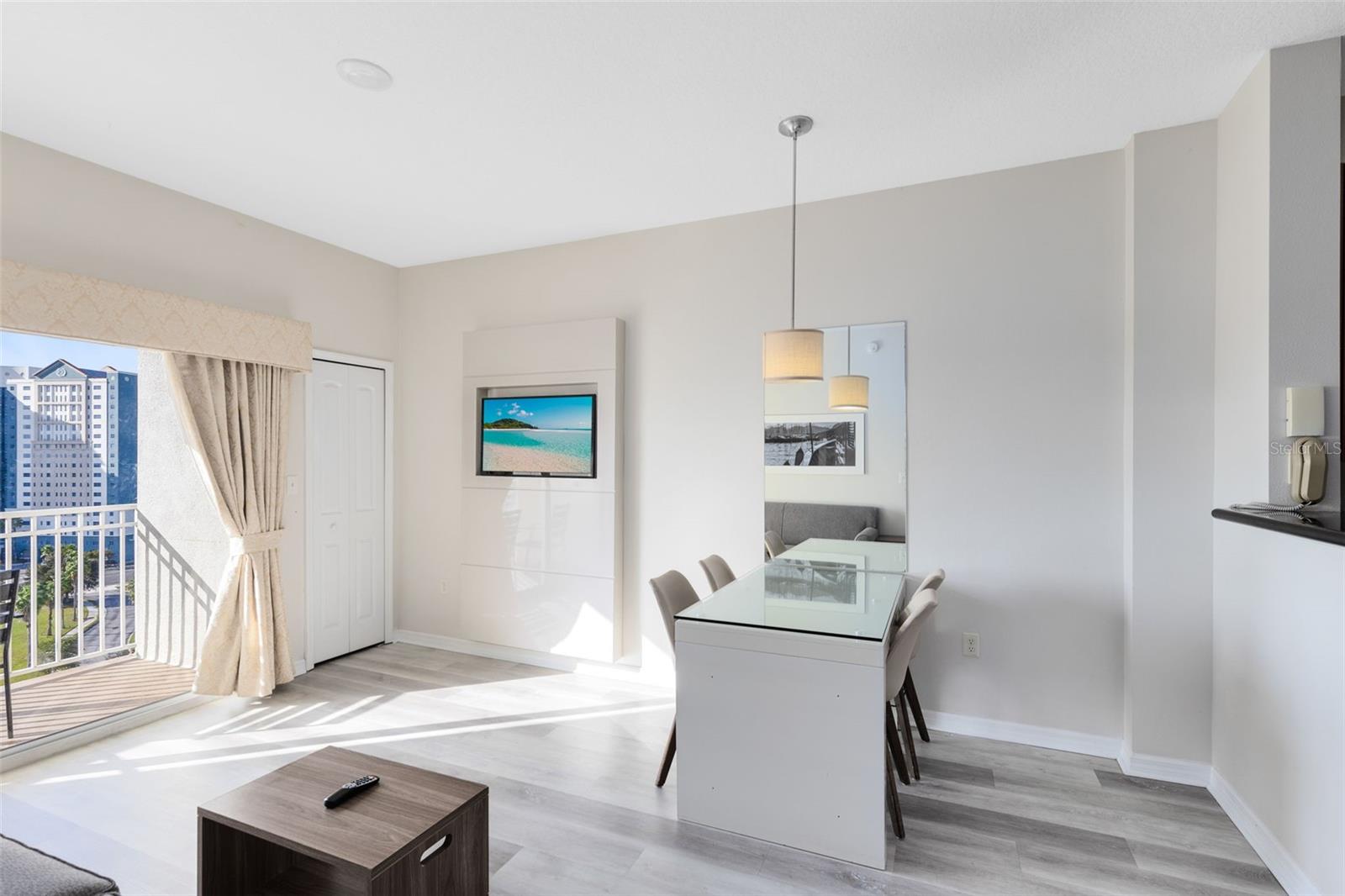 7395 UNIVERSAL BOULEVARD 1103