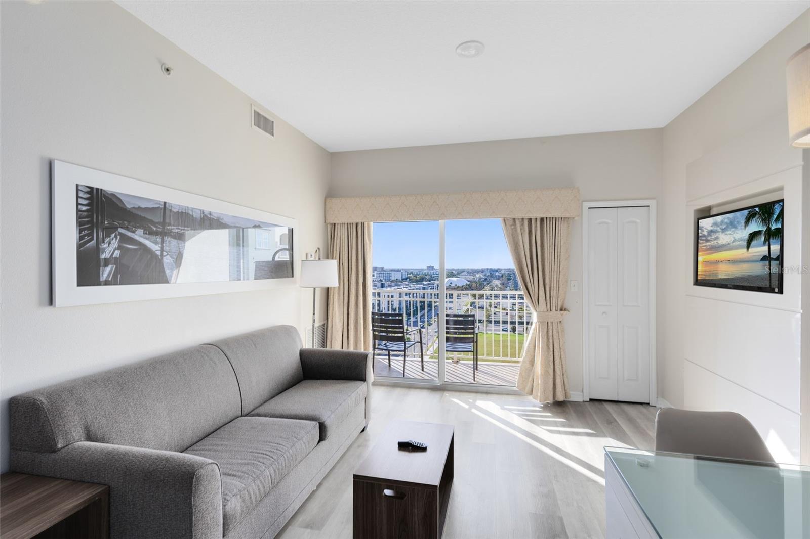 7395 UNIVERSAL BOULEVARD 1103