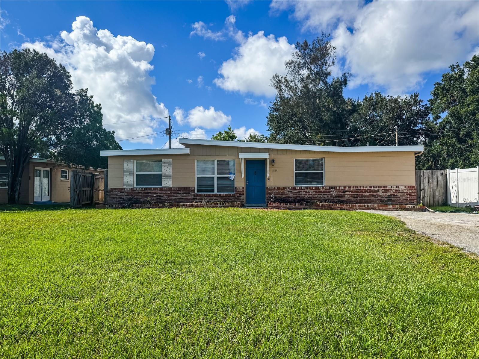 CRESTRIDGE 6TH ADD - Residential Lease
