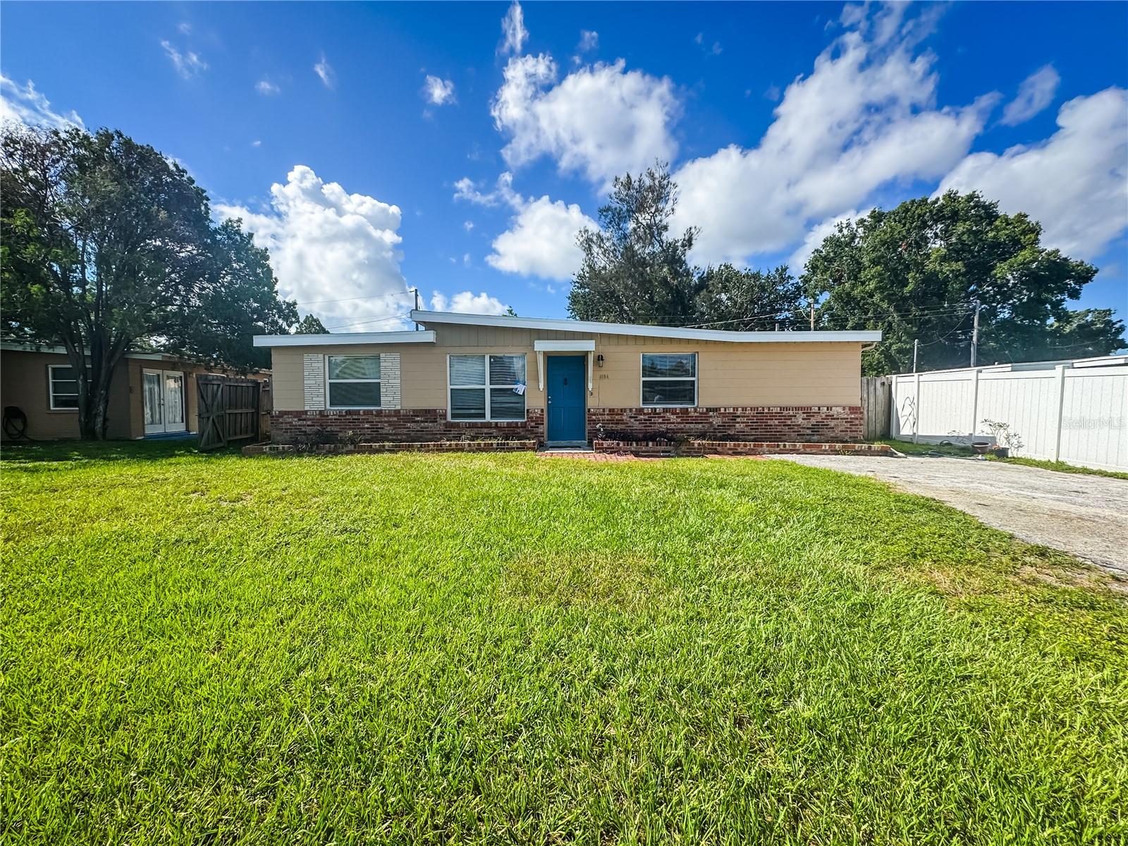 Charming long-term rental located in a desirable Seminole neighborhood. This home features a fully fenced backyard for added privacy and outdoor enjoyment. Inside offers a comfortable layout with a decorative fireplace (non-functional). Conveniently situated near shopping, dining, and local amenities. Available now!