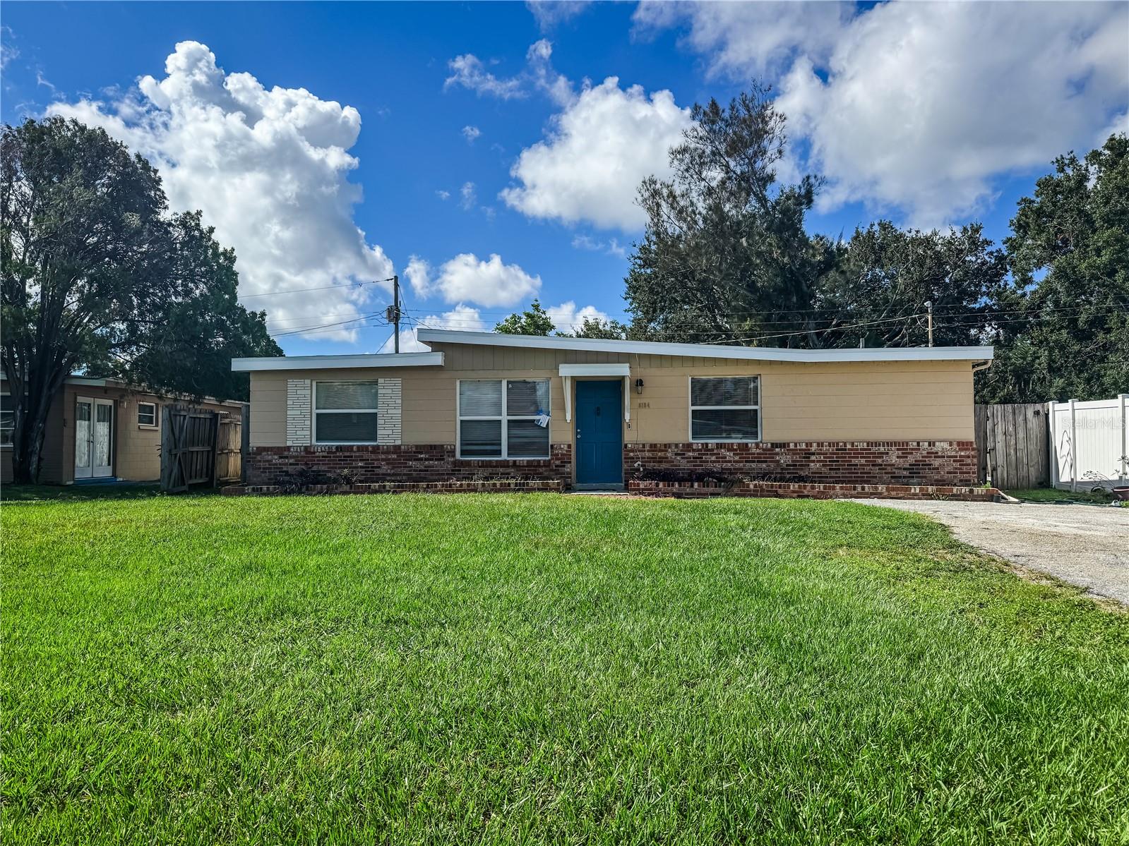 CRESTRIDGE 6TH ADD - Residential Lease
