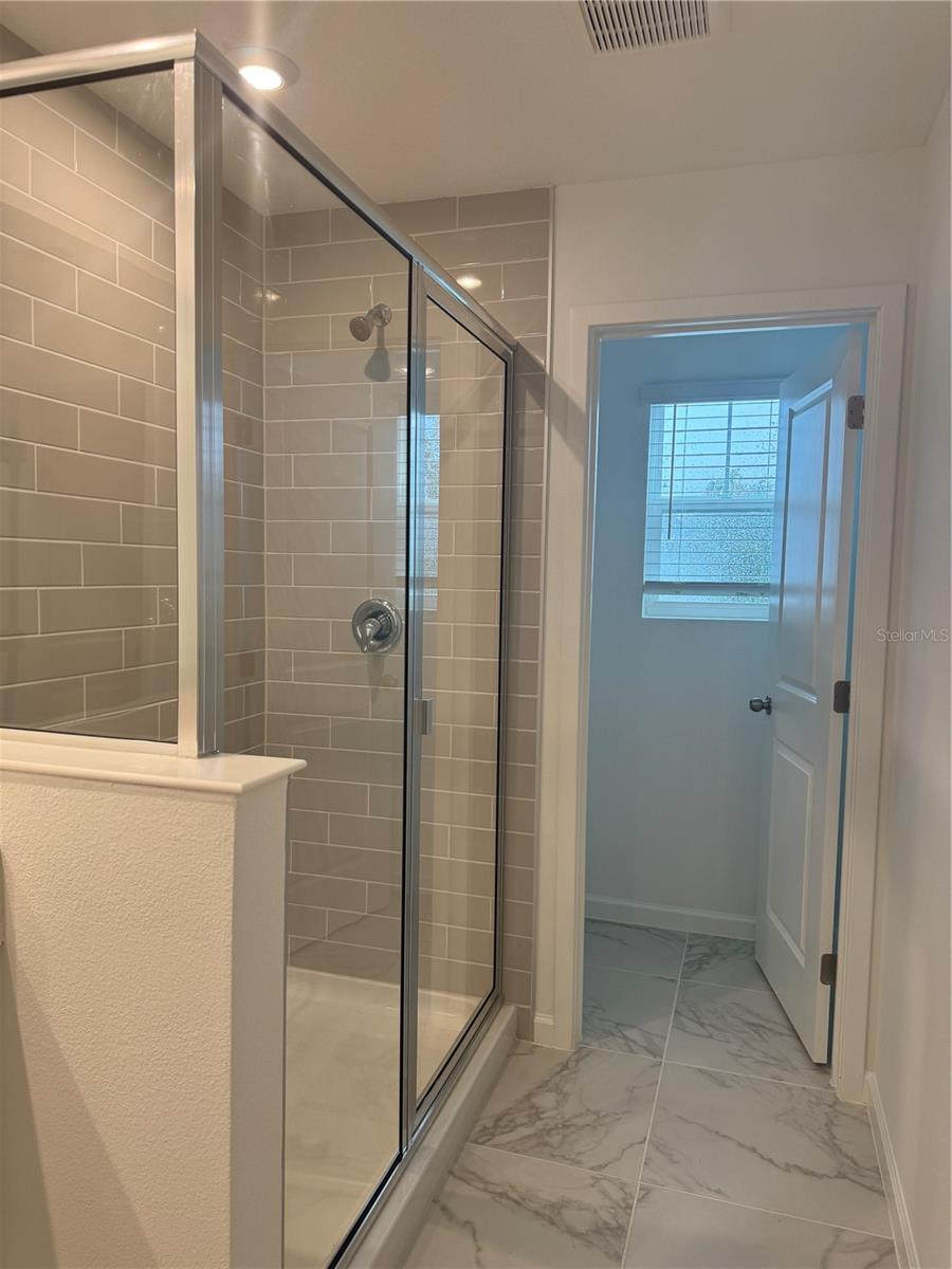 HICKORY GROVE - Residential Lease