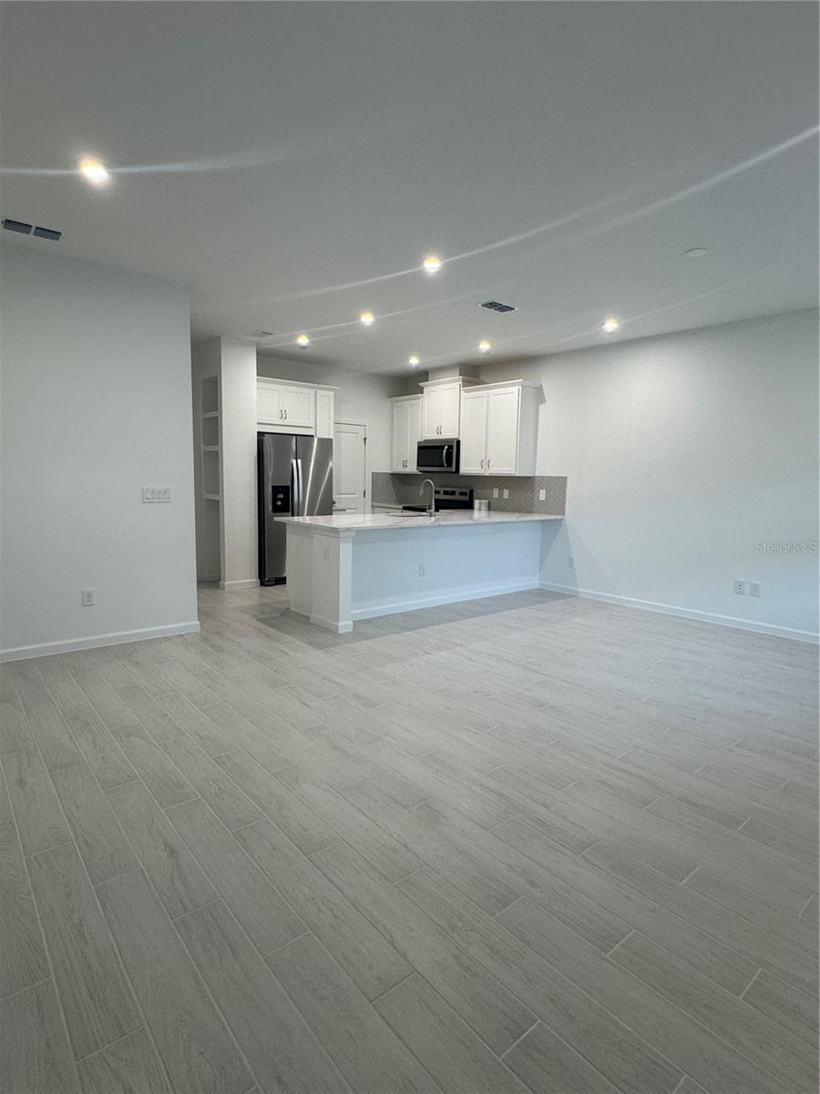 HICKORY GROVE - Residential Lease