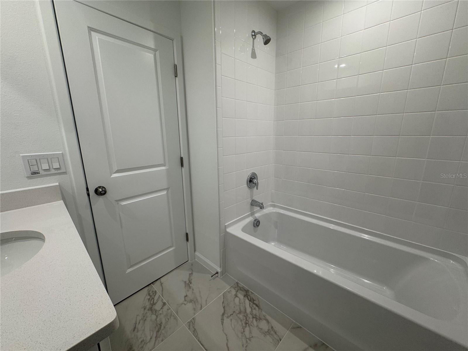 HICKORY GROVE - Residential Lease