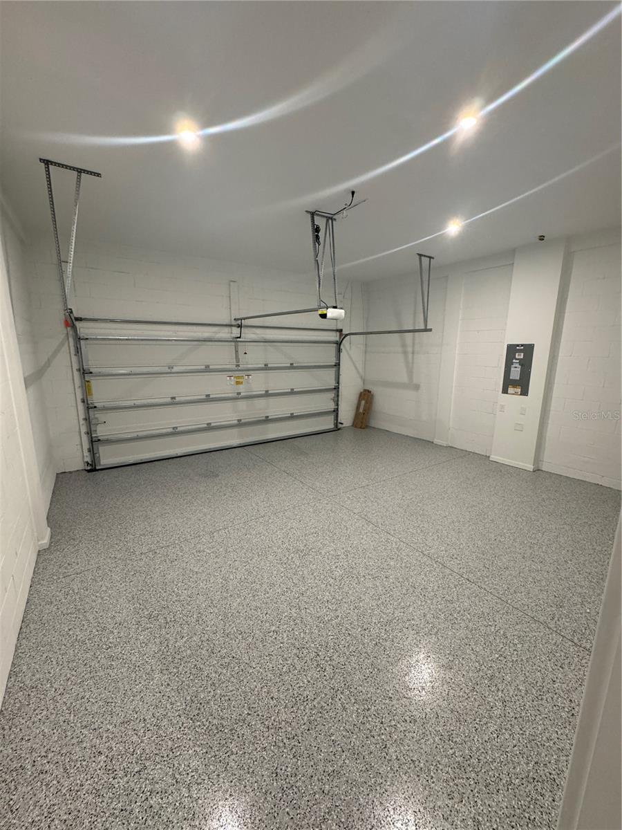 HICKORY GROVE - Residential Lease