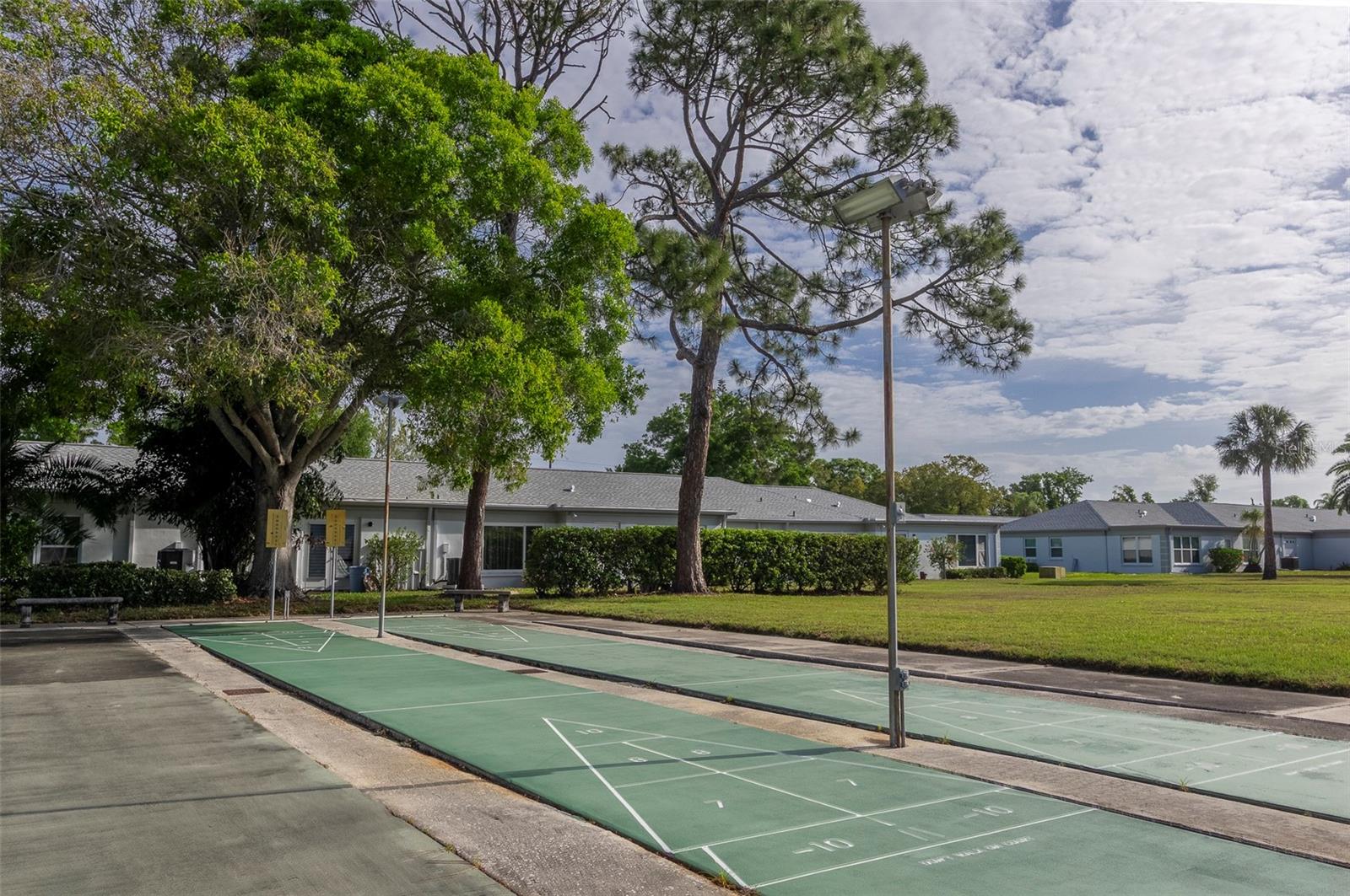 CHATEAUX DE BARDMOOR - Residential