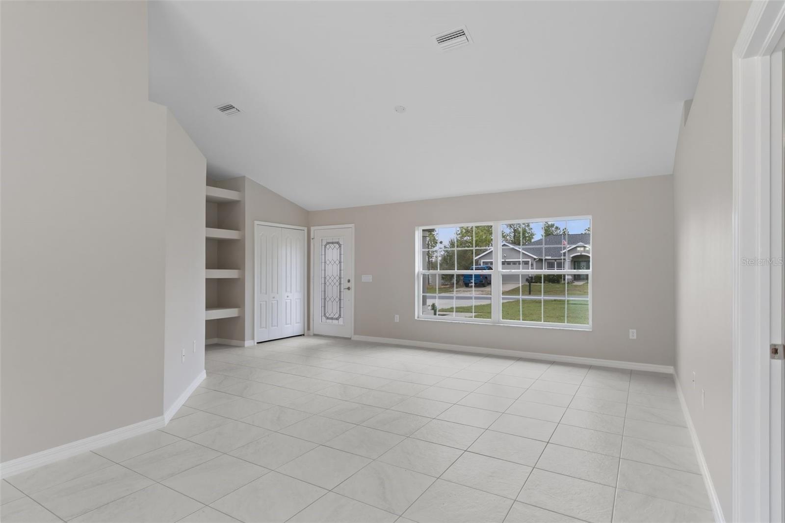 ROYAL HIGHLANDS - Residential
