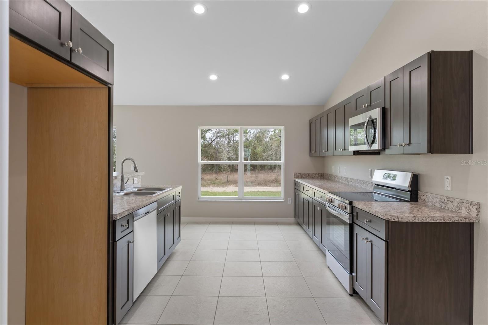 ROYAL HIGHLANDS - Residential