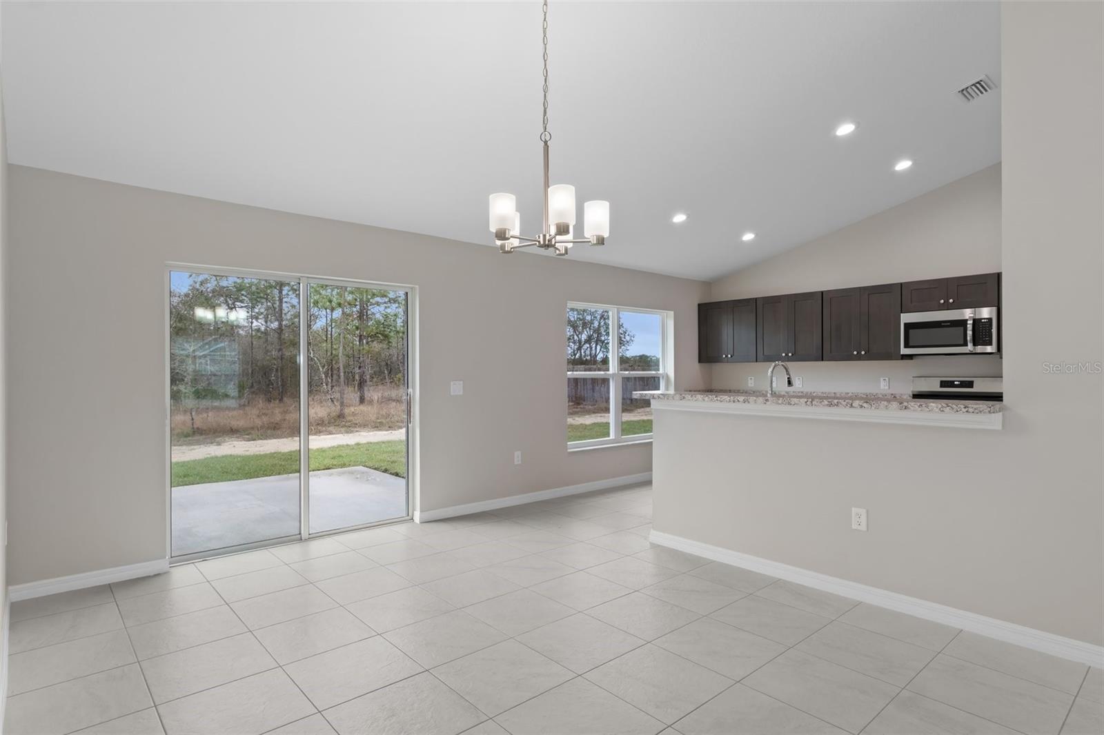 ROYAL HIGHLANDS - Residential