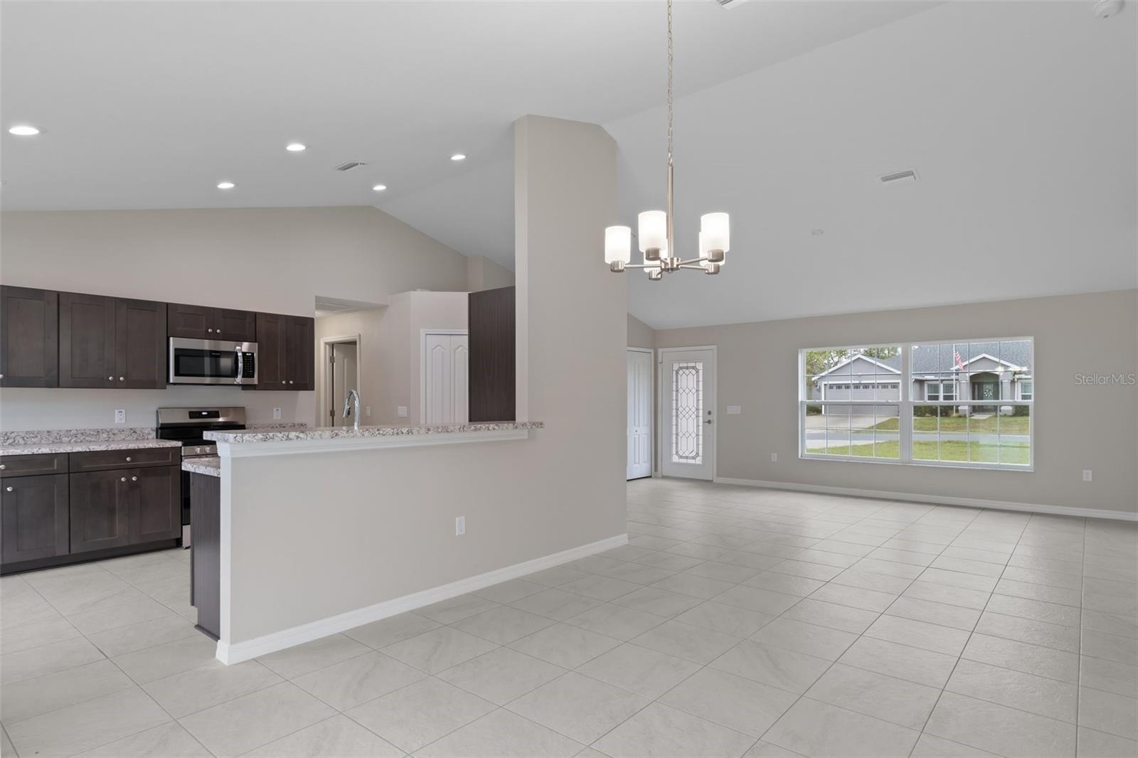 ROYAL HIGHLANDS - Residential