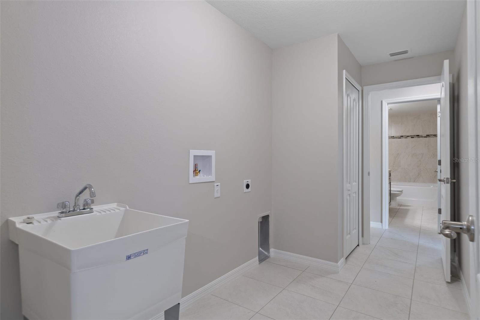 ROYAL HIGHLANDS - Residential