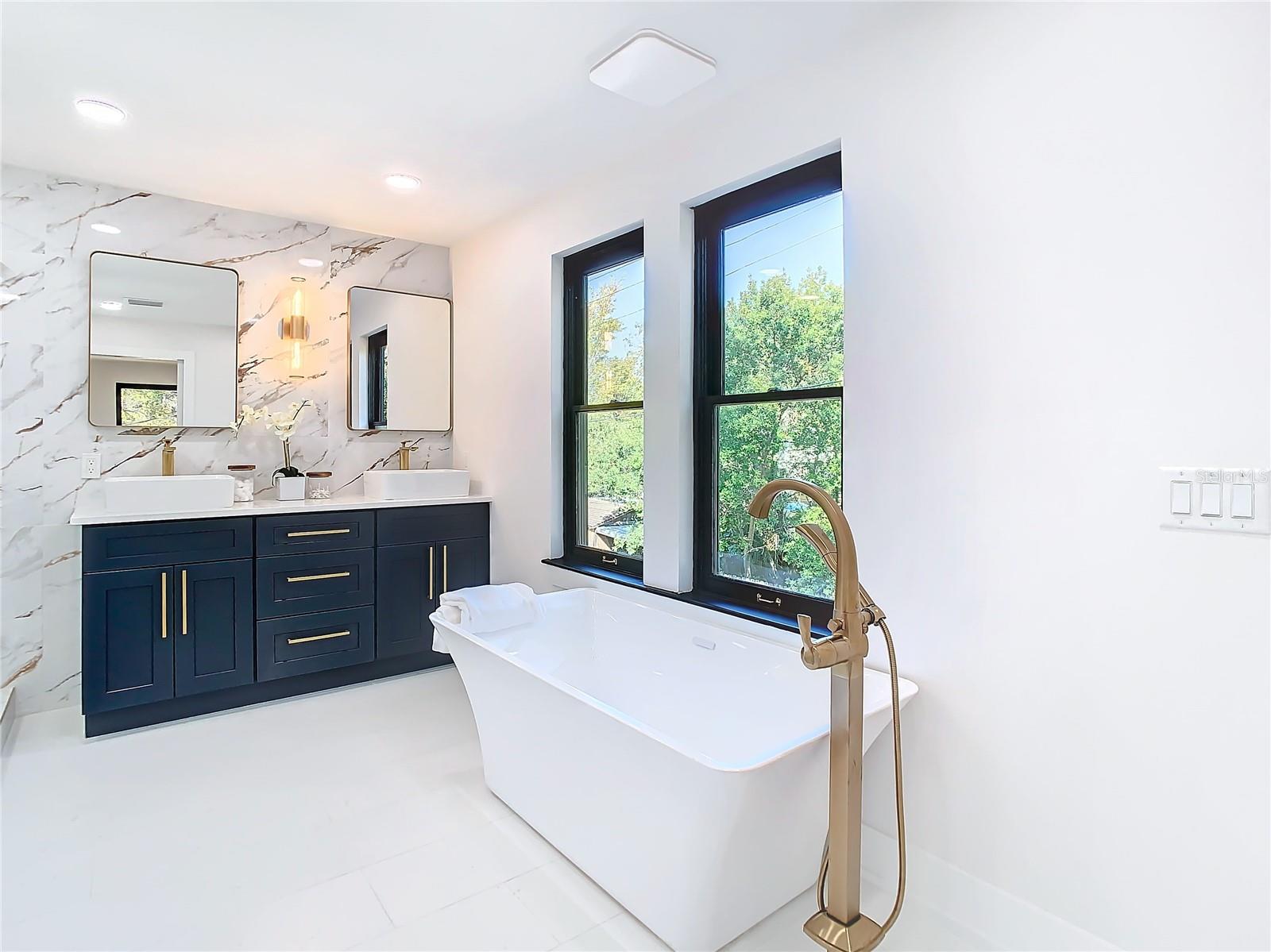 BAYWOOD MAP OF EAST HALF 1/2 O - Residential