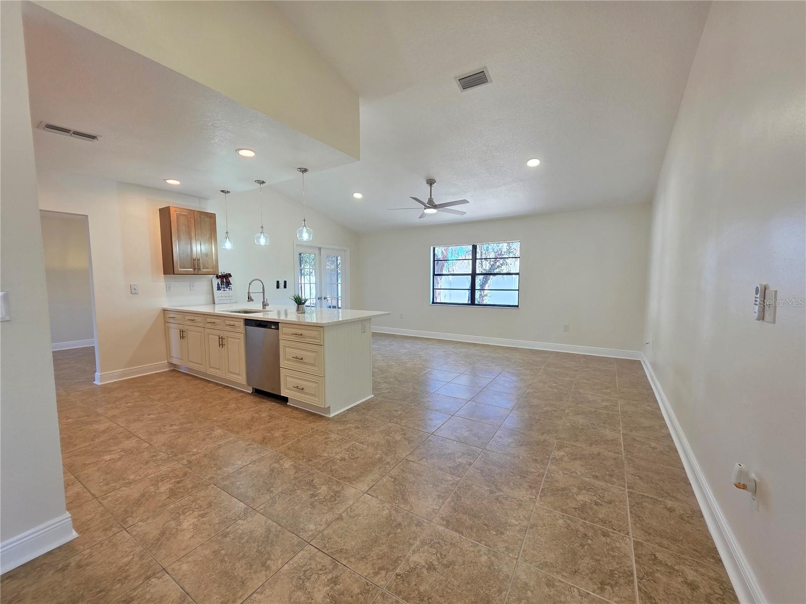 SPRING HILL - Residential